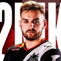 赛后采访小伞：和cat走下路不用带脑子