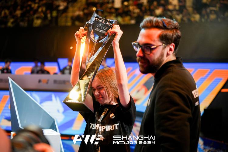 Weibo Gaming vs BLG赛前数据前瞻：BLG拥有最高的对线经济差