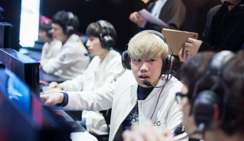 Mouz 在 ESL Pro League Season 22 中以 2：0 击败 FaZe，获得第三名
