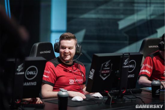 RNG赛后群访 下路选手LP：我想要和队友们一起打造一支全新的RNG