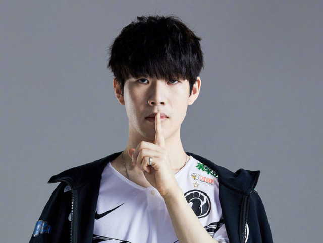 BLG Elk： ＂我们需要更加谨慎地比赛，以在2025年全球总决赛上展现真正的实力＂